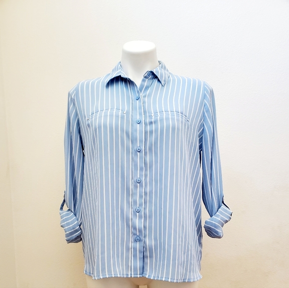 Women's Apt. 9® Convertible Button Tab Blue & White Blouses Size Petite Medium - Picture 4 of 14